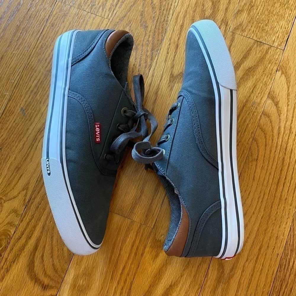 NWT men’s Levi’s Ethan 2 charcoal grey casual denim lace up sneaker size 7.5